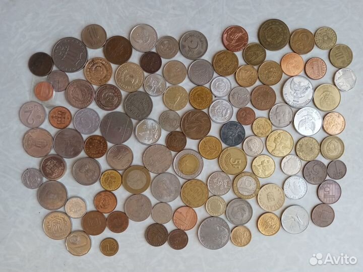 Сто разных монет мира. 50 стран