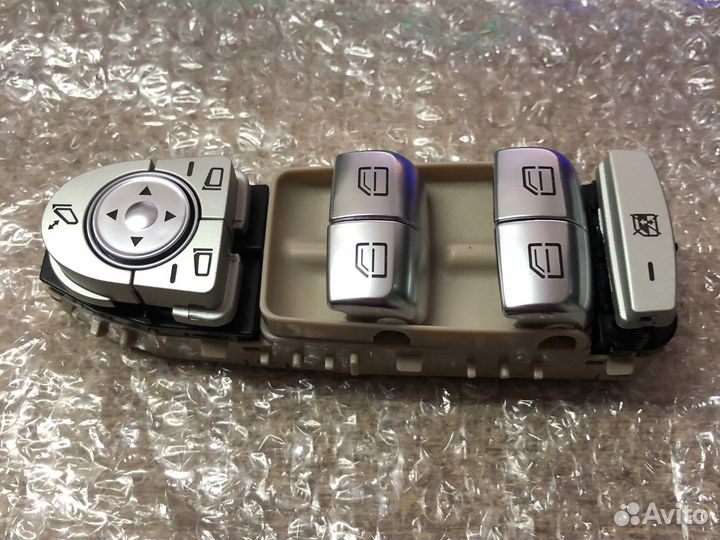 Блок стеклоподъемников Mercedes A2059056811