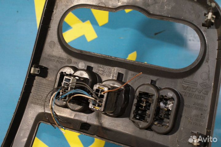 Рамка магнитолы Renault Logan