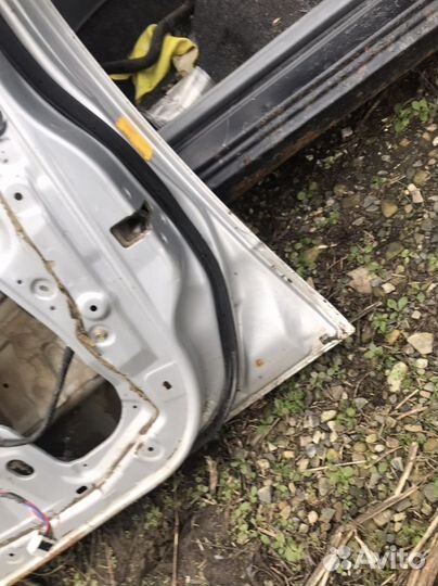 Продам двери Ниссан Примера Р11