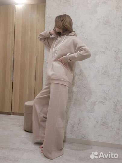 Спортивный костюм на флисе. Беж. размер M(44-46)