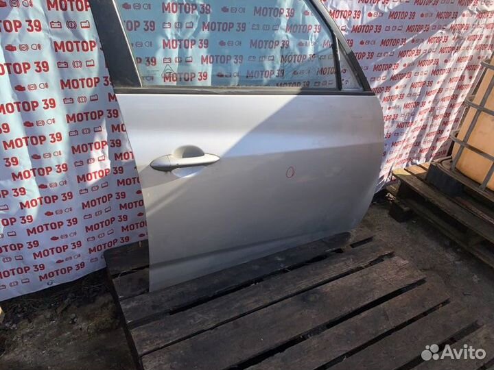 Дверь передняя правая Kia Venga 1.4 I 2010