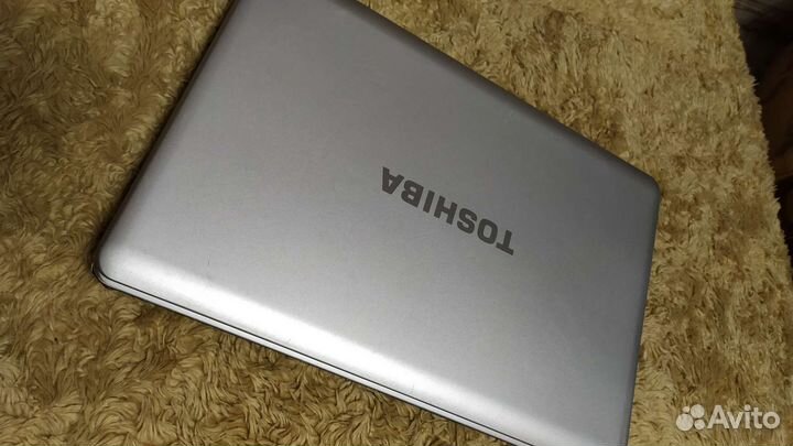 Ноутбук toshiba i3