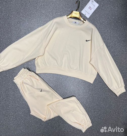 Спортивный костюм nike женский