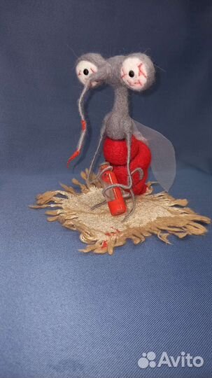 Игрушка из войлока Комарик,ручной работы