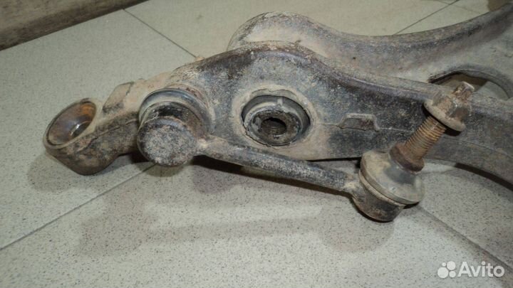 Рычаг нижний П/Л Jeep Grand Cherokee 4 (WK2)