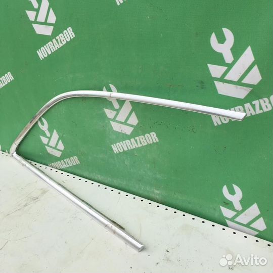 Накладка стекла заднего правого