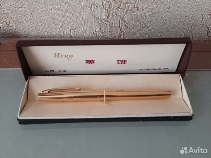 Ручка с золотым пером Hero