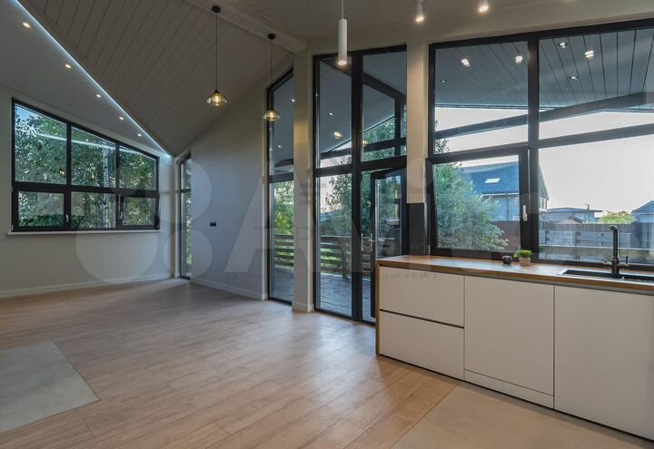 Дом 255 м² на участке 11 сот.