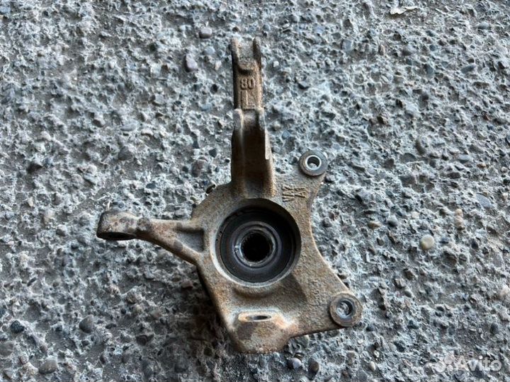 Кулак передний левый левый Renault Arkana пробег