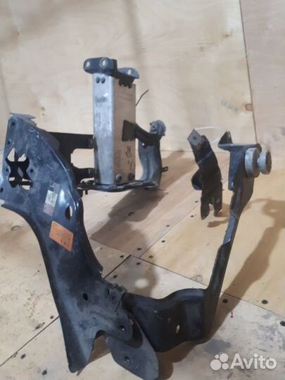 Рамка фары правая мерседес 211