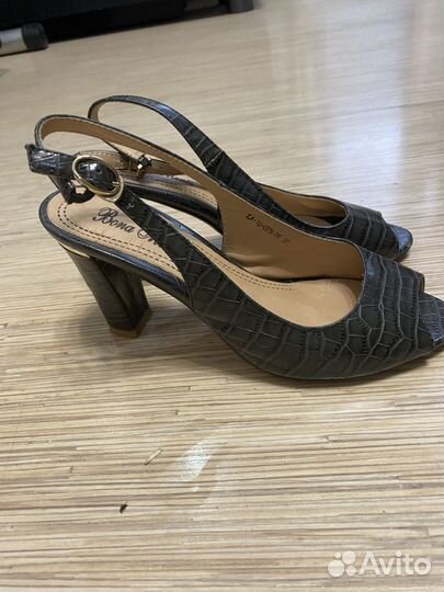 Босоножки женские 37 размер на каблуке