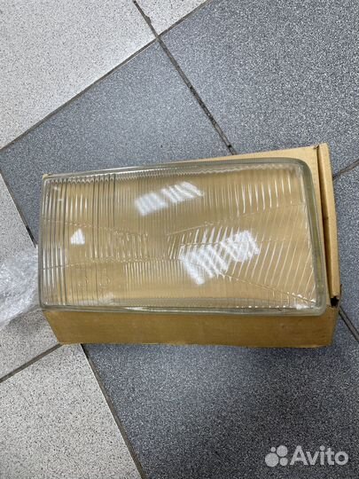 Стекло фары правое vw T4