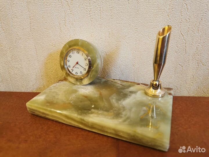 Настольные часы подставка сувенир из оникса