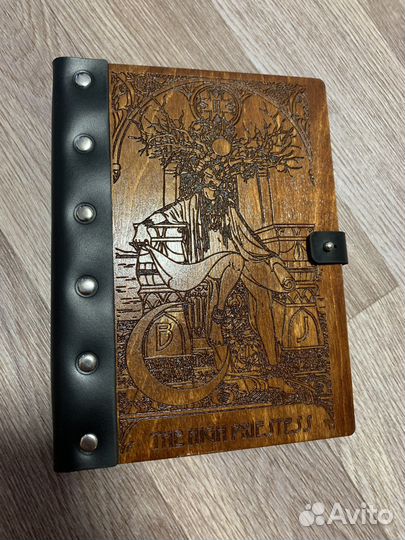 Блокнот из дерева с гравировкой