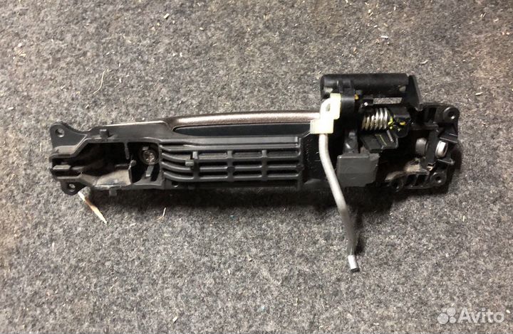 Ручка крышки багажника Suzuki Grand Vitara