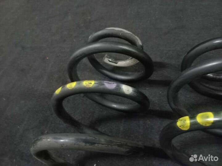 Пружина задняя VW Tiguan 1