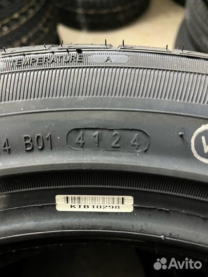 Armstrong Blu-Trac PC 205/55 R16 94V