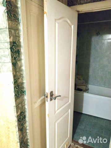 Дверь в ванну