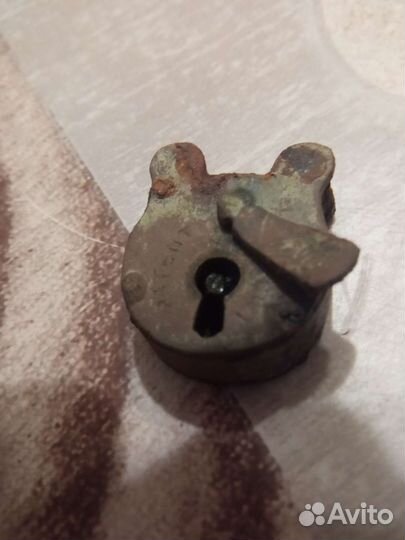 Старинные замочки