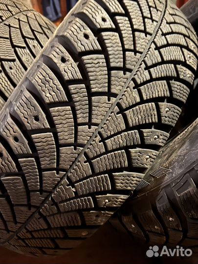 Bfgoodrich G-Force Stud 215/60 R16 99Q