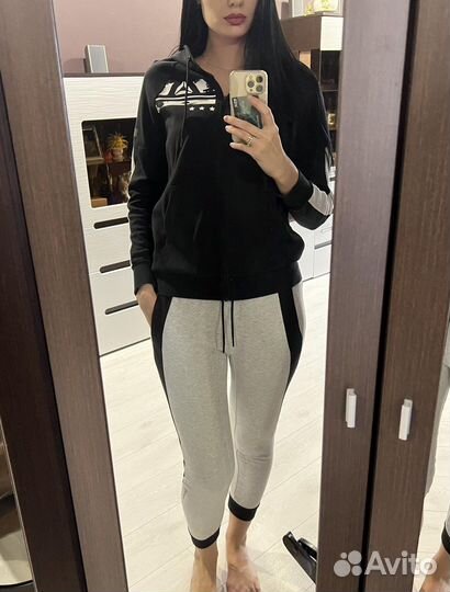 Костюм спортивный