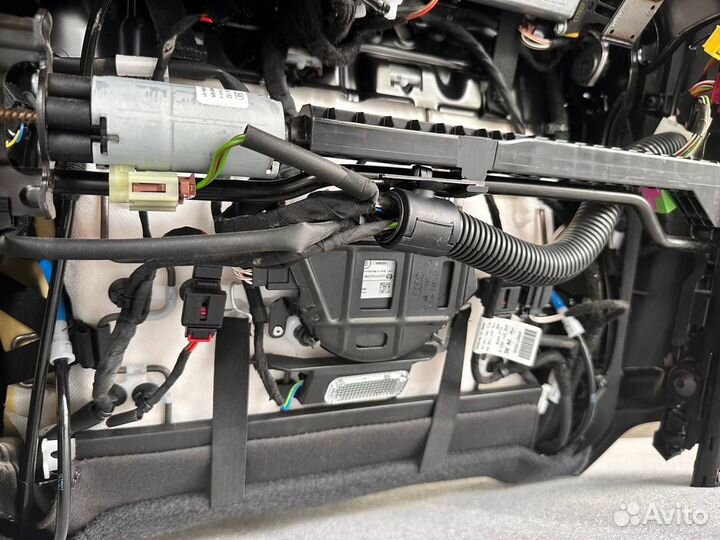 Сиденья комплект Audi SQ8 c вентиляцией