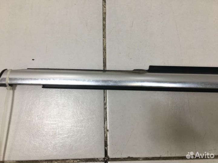 Молдинг передней левой двери Volkswagen Tiguan 5N1