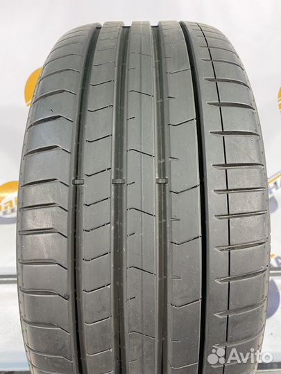 Pirelli P Zero PZ4 275/35 R22