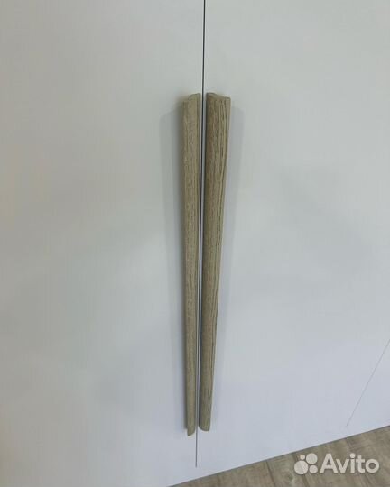 Шкаф распашной с фрезерованными фасадами