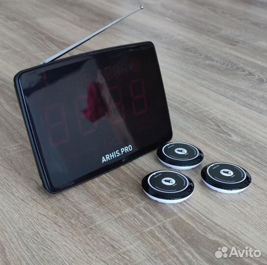 Кнопка вызова официанта в ресторан, кафе с табло