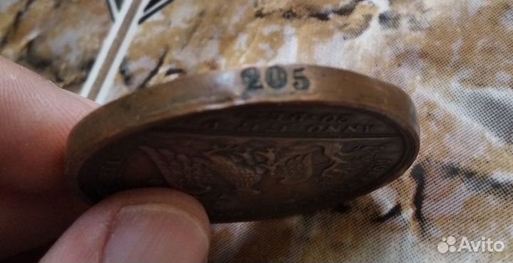 Настольная медаль 