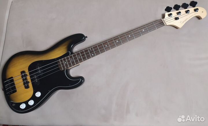 Бас гитара 4 струнная