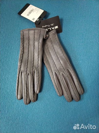 Перчатки женские кожаные новые