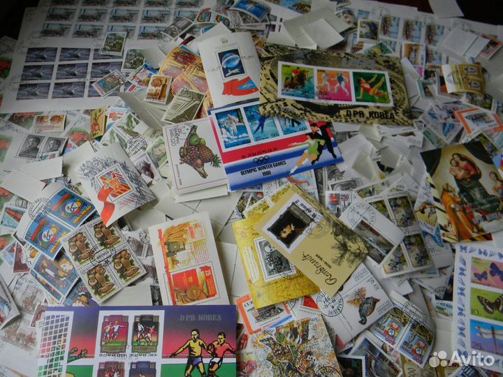 Почтовые марки мира и СССР: более 30 килограммов