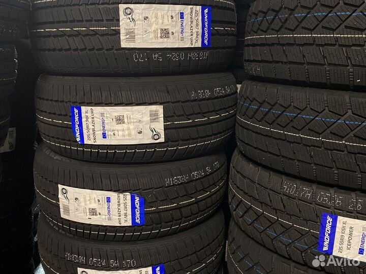 Windforce Snowblazer UHP 225/50 R17 98V