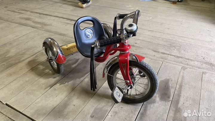 Детский трехколесный велосипед