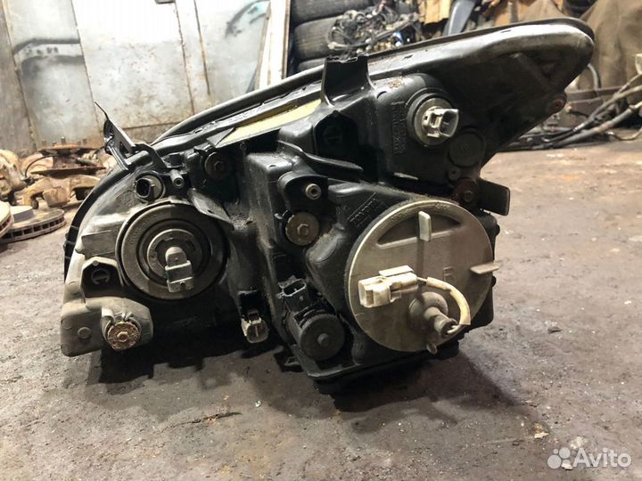 Lexus RX 300/330/350 Фара передняя правая