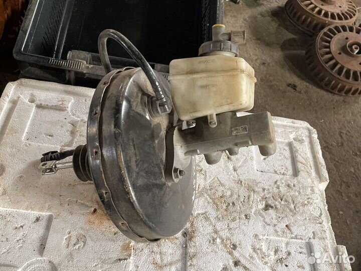 Усилитель тормозов вакуумный Renault Duster