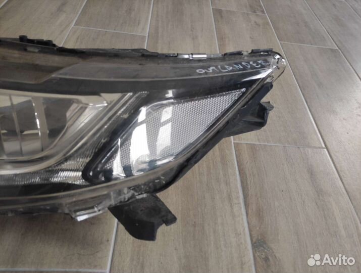 Фара левая Mitsubishi Outlander 2015