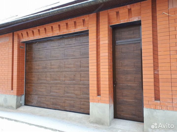 Секционные ворота для автомоек и сто