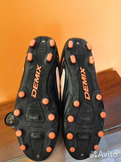 Футбольные бутсы demix