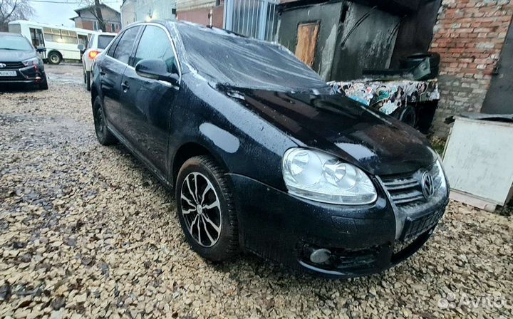 В разборе VW Jetta 5 (2009г. 2.0л fsi. акпп.)