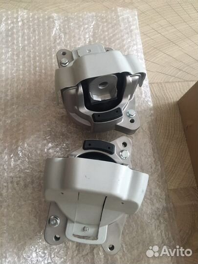 Опоры двигателя Porsche 94637505740 94637505840