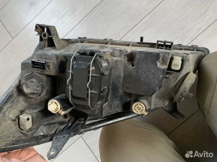 Фары corolla runx