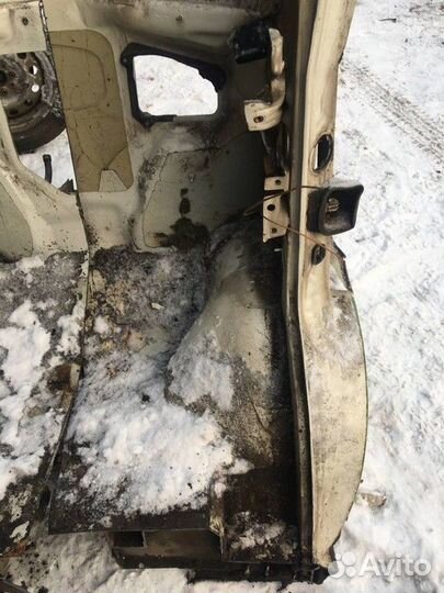 Лонжерон передний правый Volkswagen Transporter