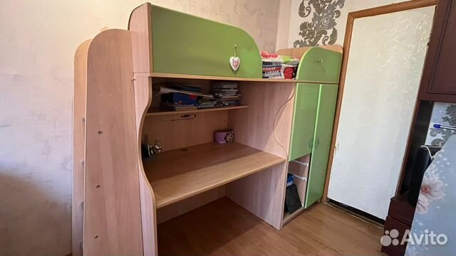 Двухъярусная кровать со шкафом и столом