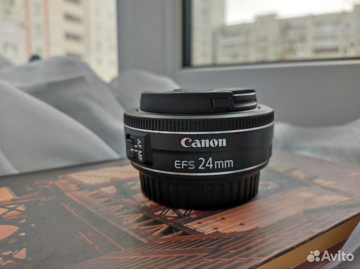 Объектив Canon EF-S 24mm f/2.8 STM