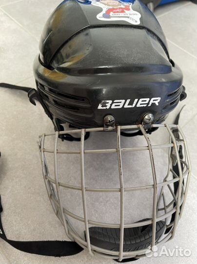 Хоккейный шлем