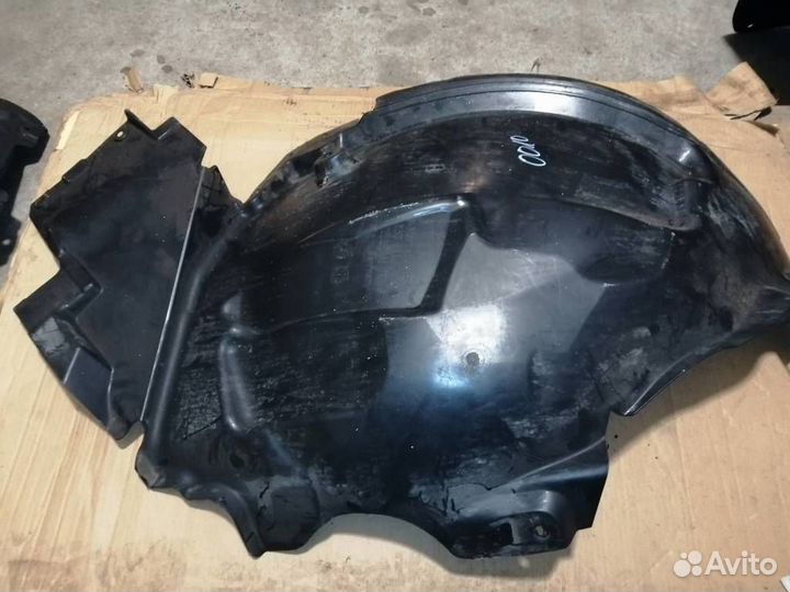 Подкрылок передний левый комплект Mercedes-Benz G